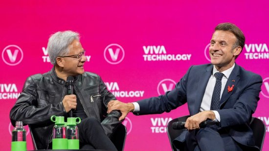 线上股指配资 黄仁勋称英伟达第一枚GPU在法国生产，马克龙回应称要让法国再次领先