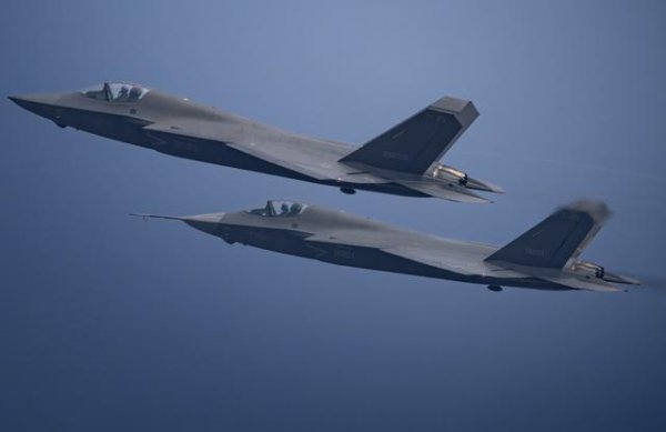 股票配资机构 不是原型机！歼35双机编队亮相，就等着福建舰服役了